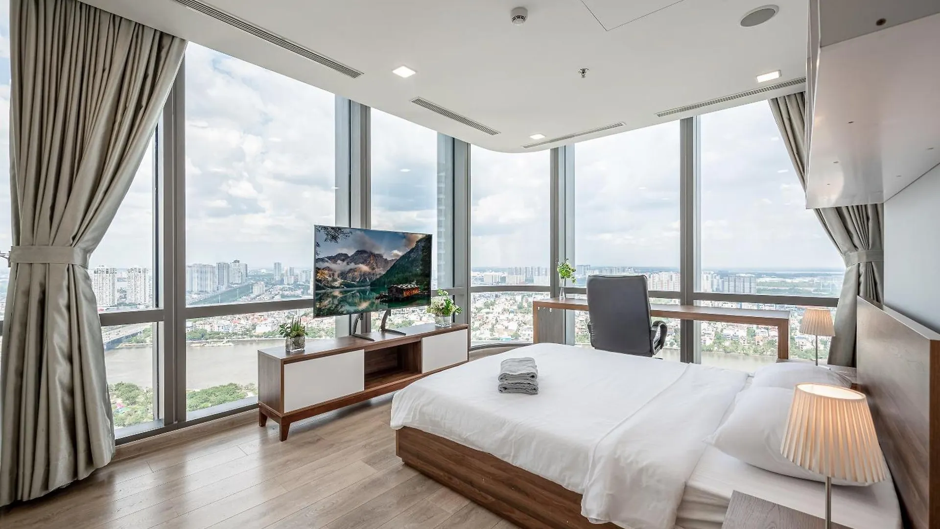 The Landmark 81 Residence Luxury Suite location
